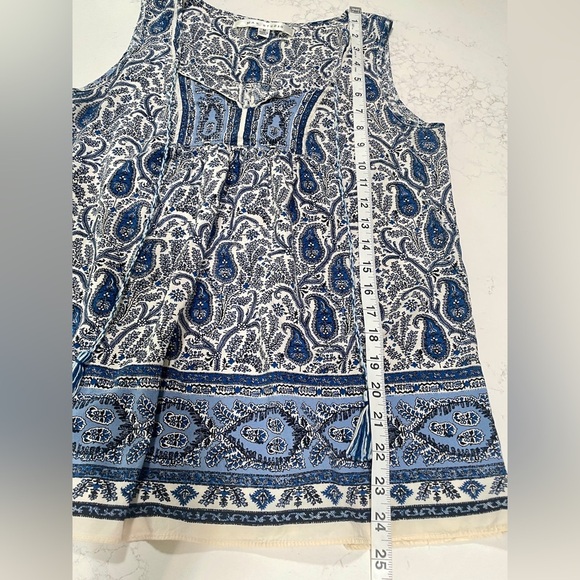 Max Studio Women’s Sleeveless Blue Paisley Design Bohemian w/Tassels Shirt SZ m - Picture 6 of 6